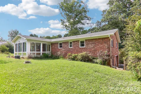 3157 Florida Drive Hendersonville NC 28792