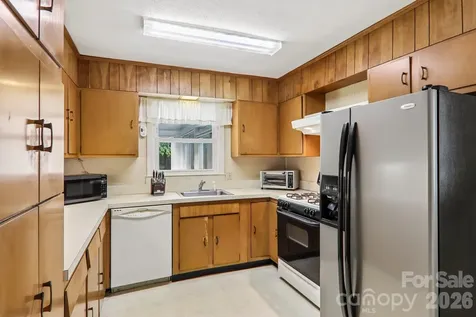 3157 Florida Drive Hendersonville NC 28792