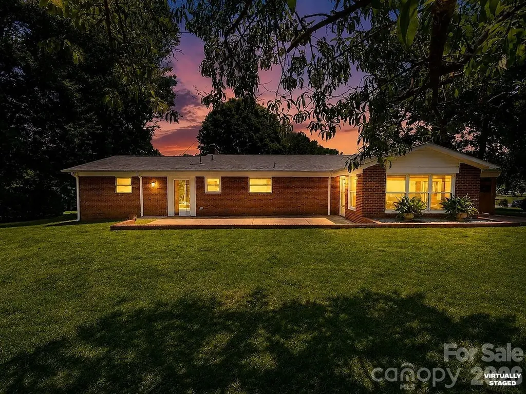 706 Hedrick Drive Statesville NC 28677