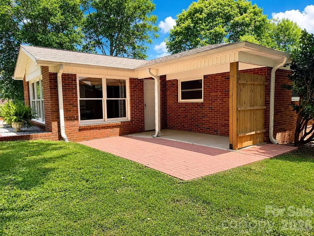 706 Hedrick Drive Statesville NC 28677