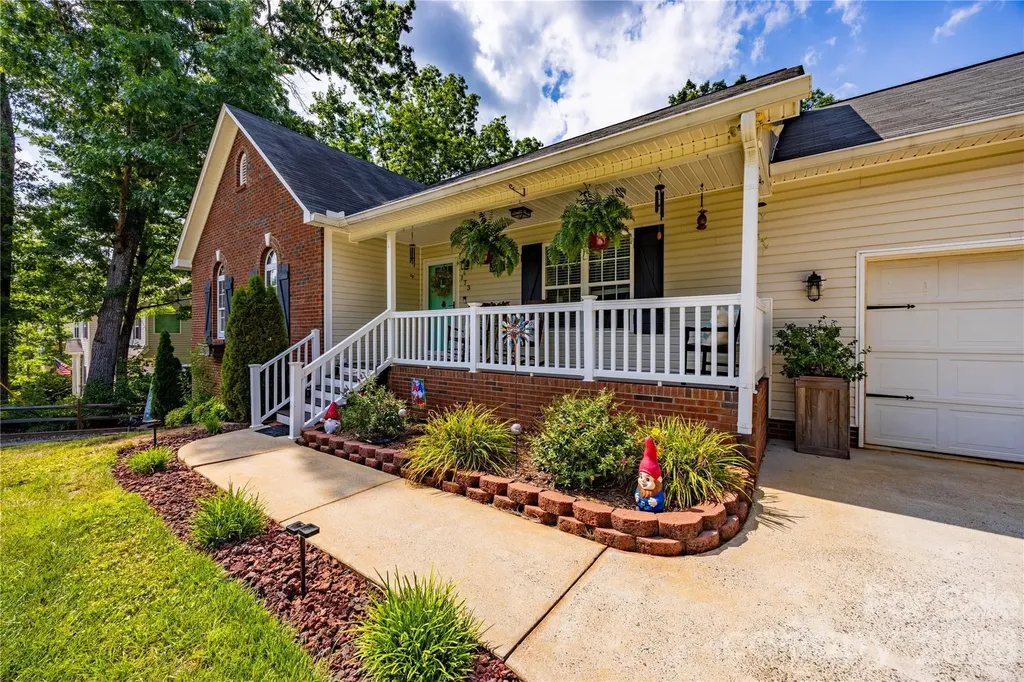 173 Ruthaven Drive Bessemer City NC 28016