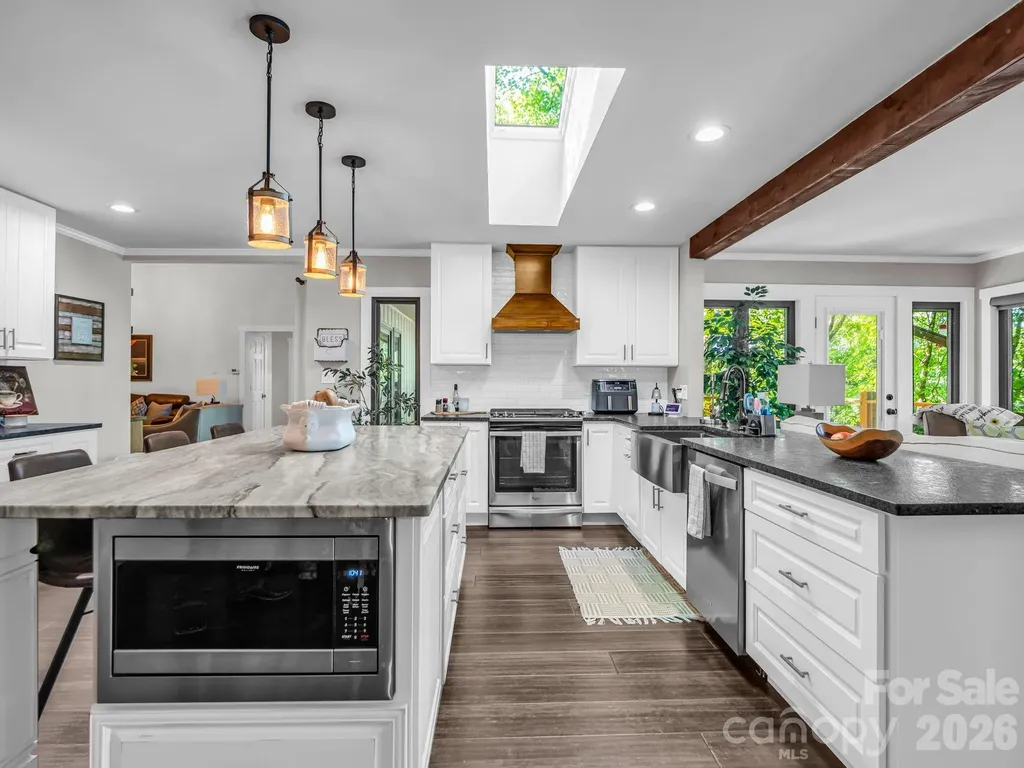 242 Wahuhu Court Brevard NC 28712