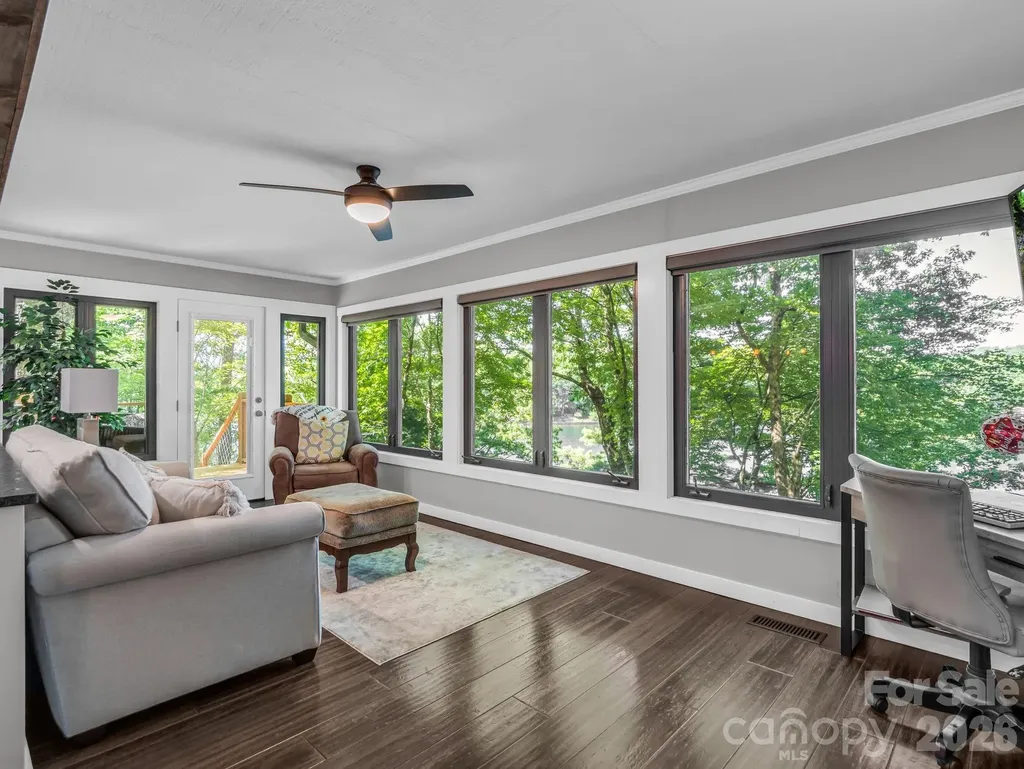 242 Wahuhu Court Brevard NC 28712