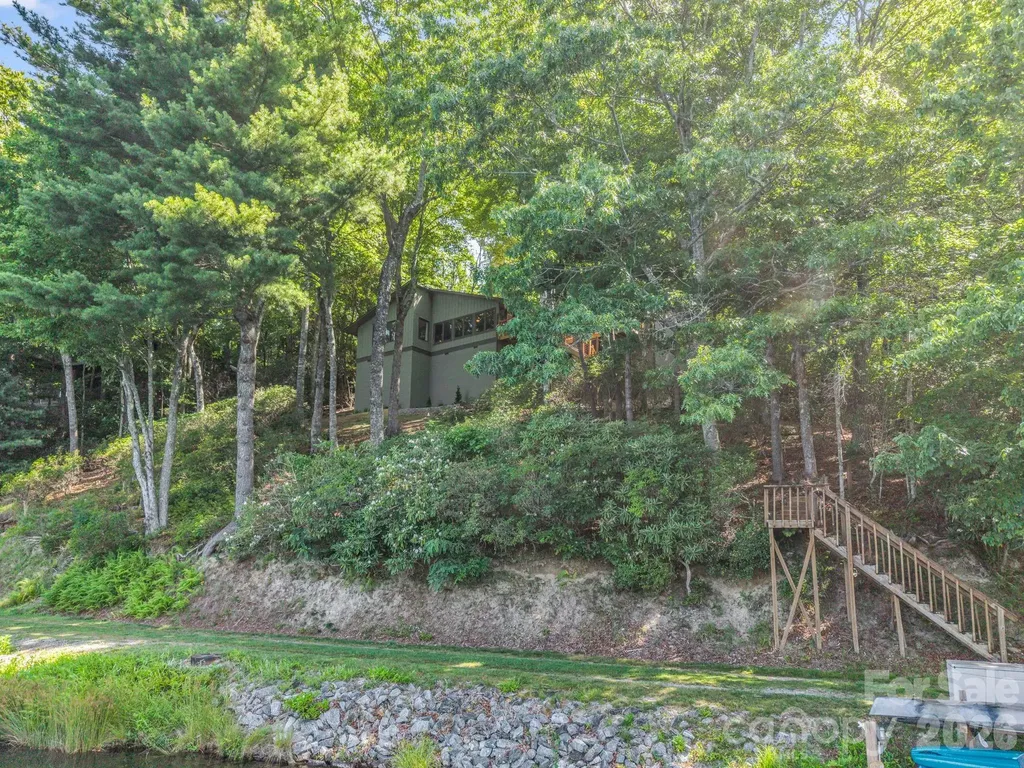 242 Wahuhu Court Brevard NC 28712