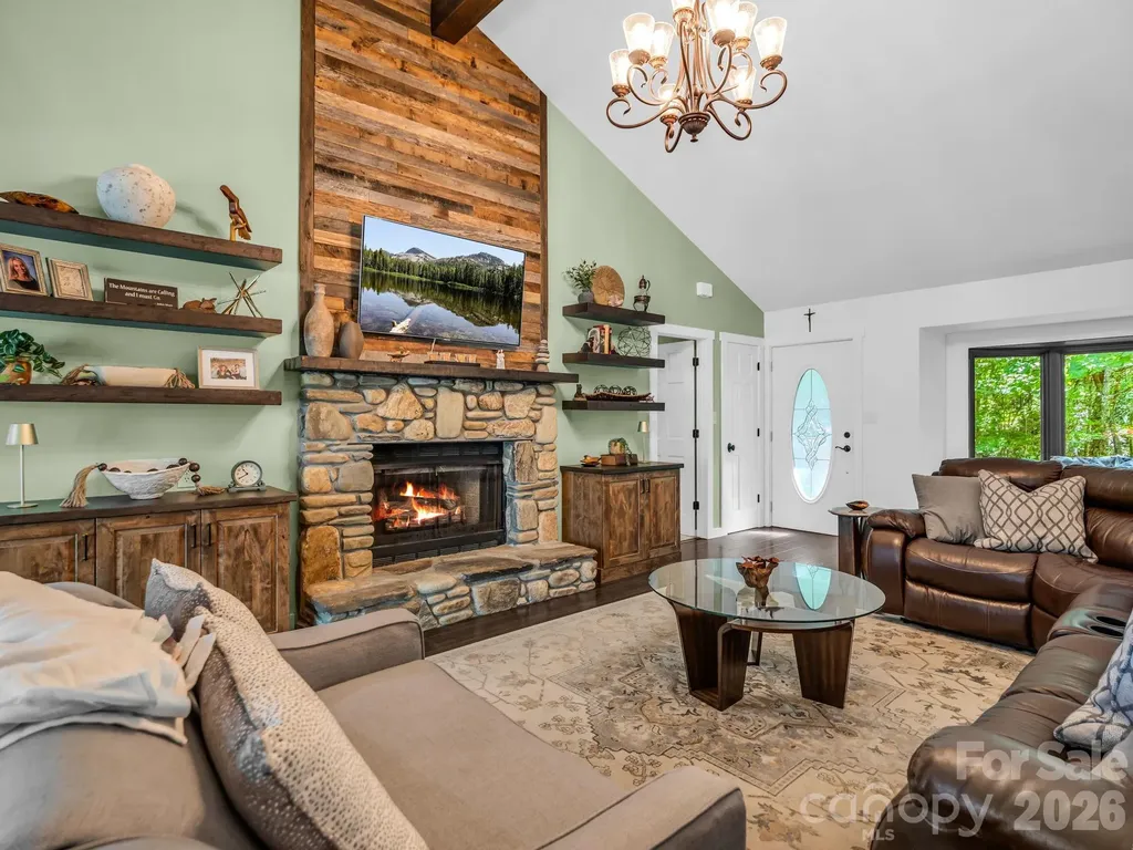 242 Wahuhu Court Brevard NC 28712