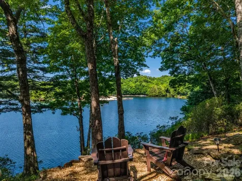 242 Wahuhu Court Brevard NC 28712