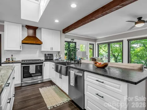 242 Wahuhu Court Brevard NC 28712
