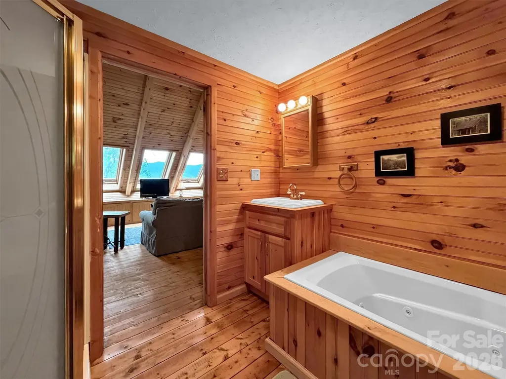 12 Signal Ridge Sylva NC 28779