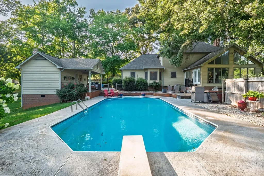 103 Chateau Drive Gastonia NC 28056