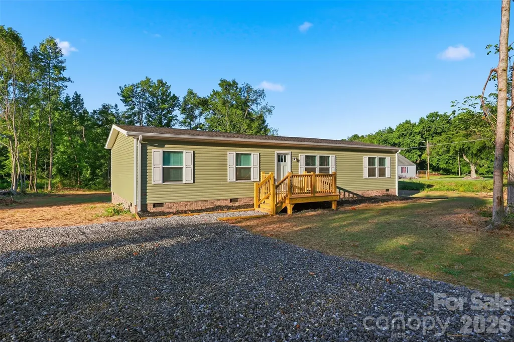 4433 Old Us 421 Highway W Yadkinville NC 27055
