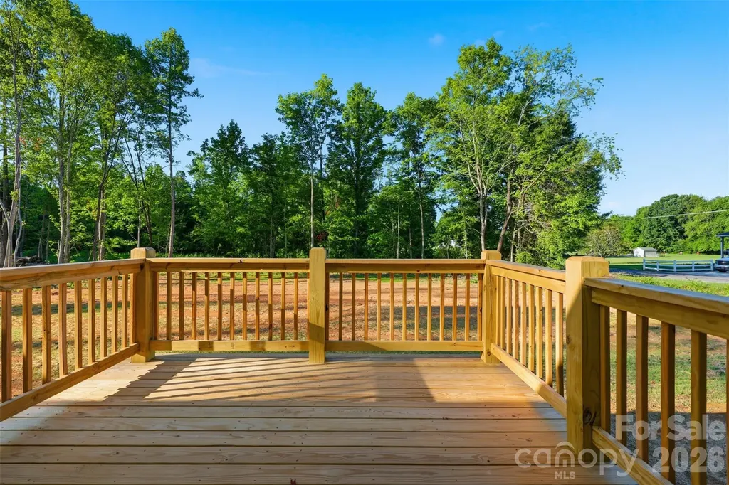 4433 Old Us 421 Highway W Yadkinville NC 27055