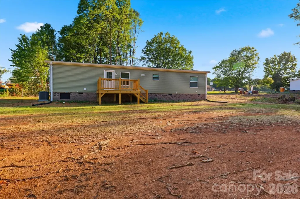 4433 Old Us 421 Highway W Yadkinville NC 27055