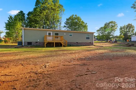 4433 Old Us 421 Highway W Yadkinville NC 27055