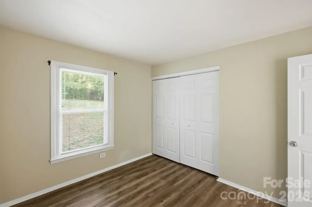 6805 Deanwood Place Charlotte NC 28217