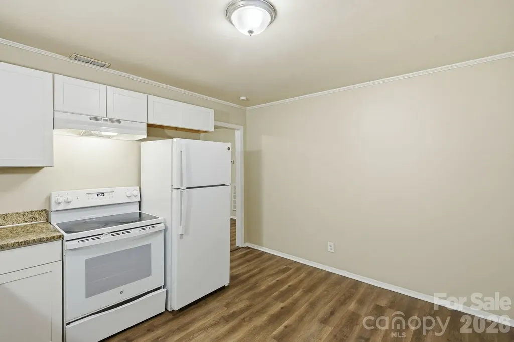 6805 Deanwood Place Charlotte NC 28217