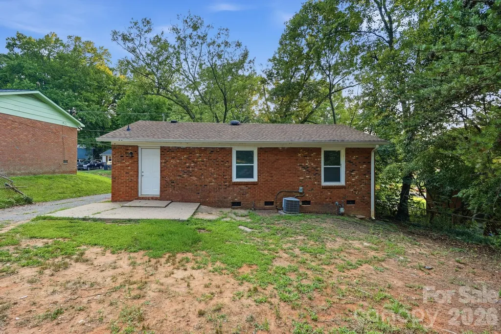 6805 Deanwood Place Charlotte NC 28217