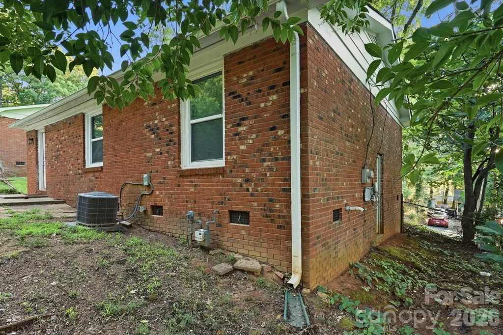 6805 Deanwood Place Charlotte NC 28217