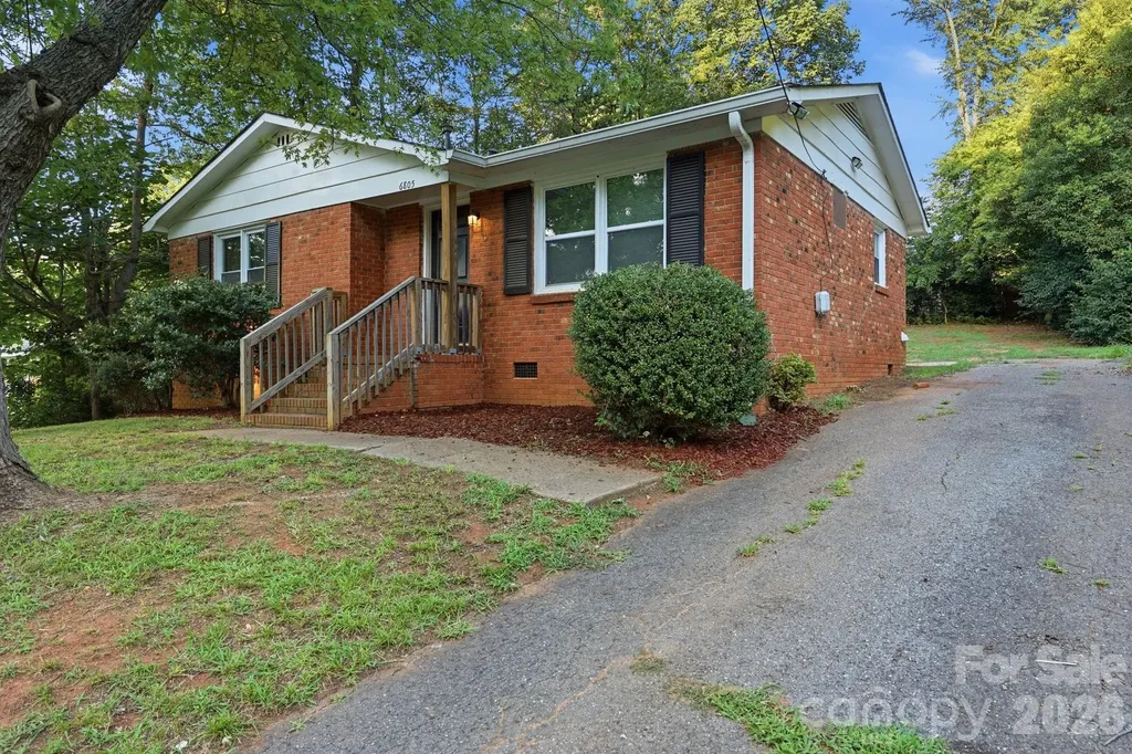 6805 Deanwood Place Charlotte NC 28217