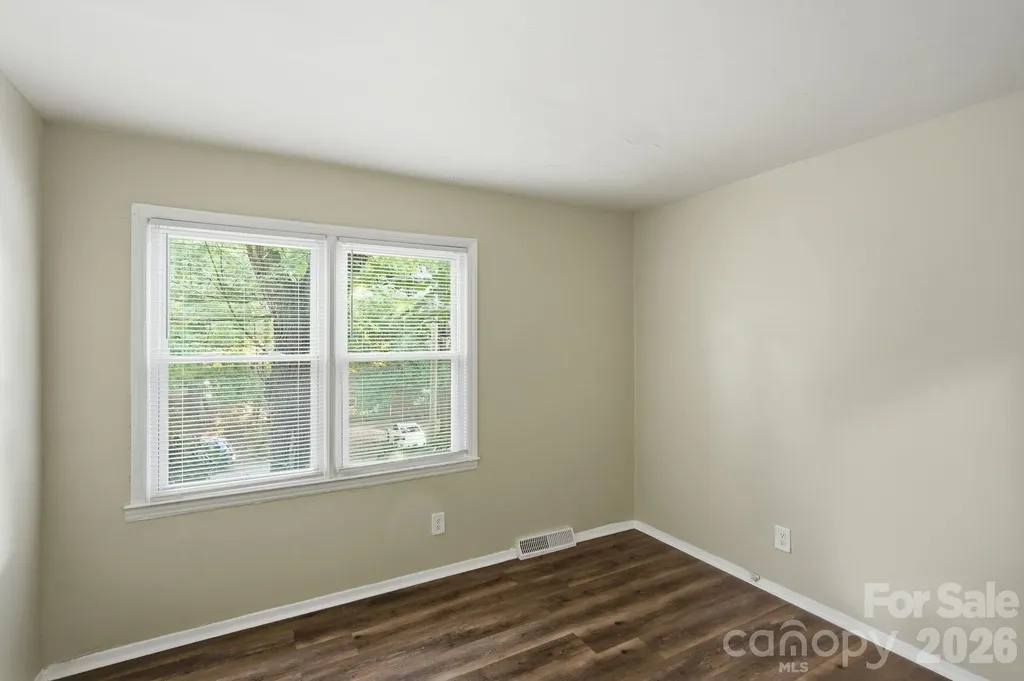 6805 Deanwood Place Charlotte NC 28217