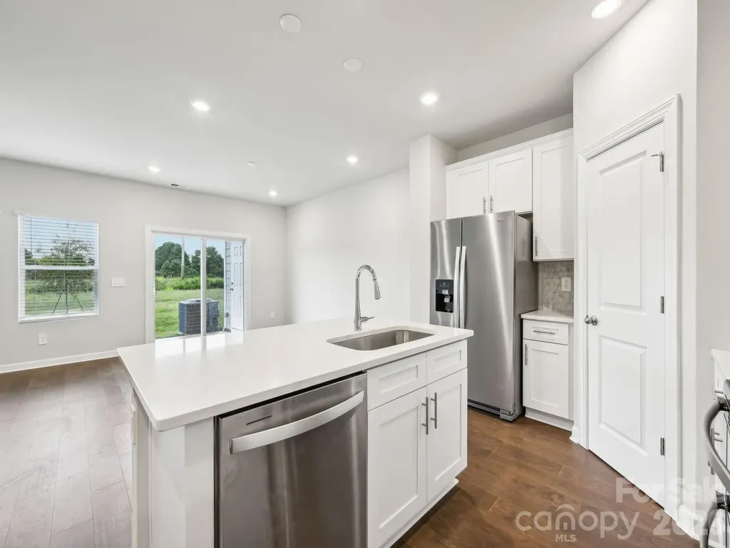 9040 Foggy Brook Loop Charlotte NC 28216