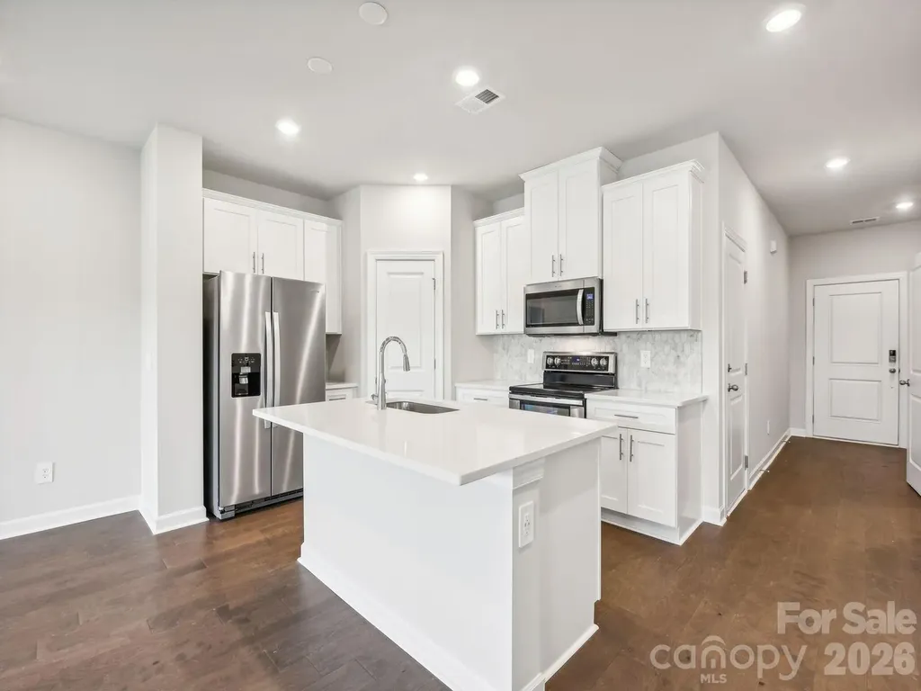 9040 Foggy Brook Loop Charlotte NC 28216