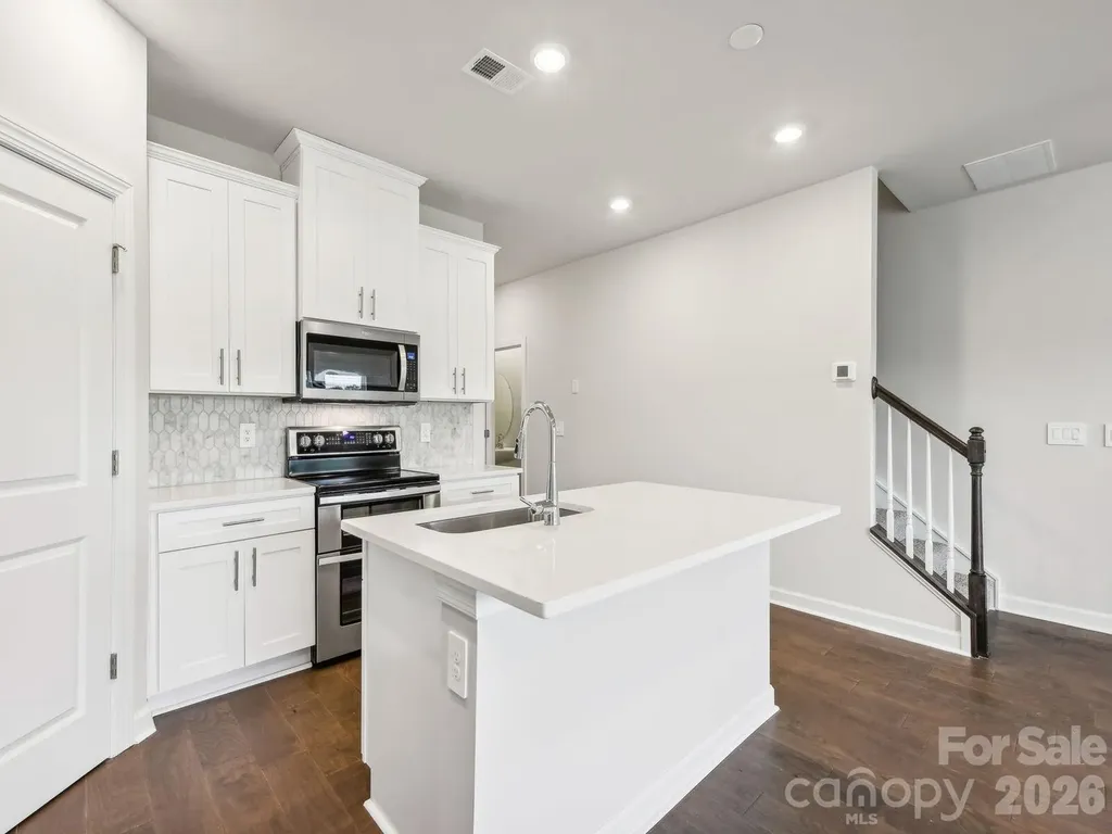 9040 Foggy Brook Loop Charlotte NC 28216