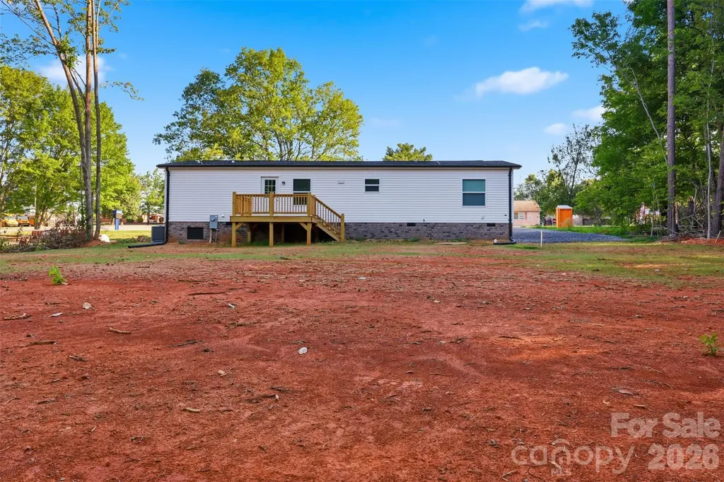 4425 Old Us 421 Highway W Yadkinville NC 27055