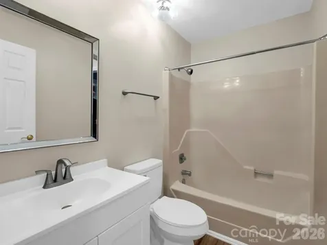 520 Courtwood Lane Hendersonville NC 28739