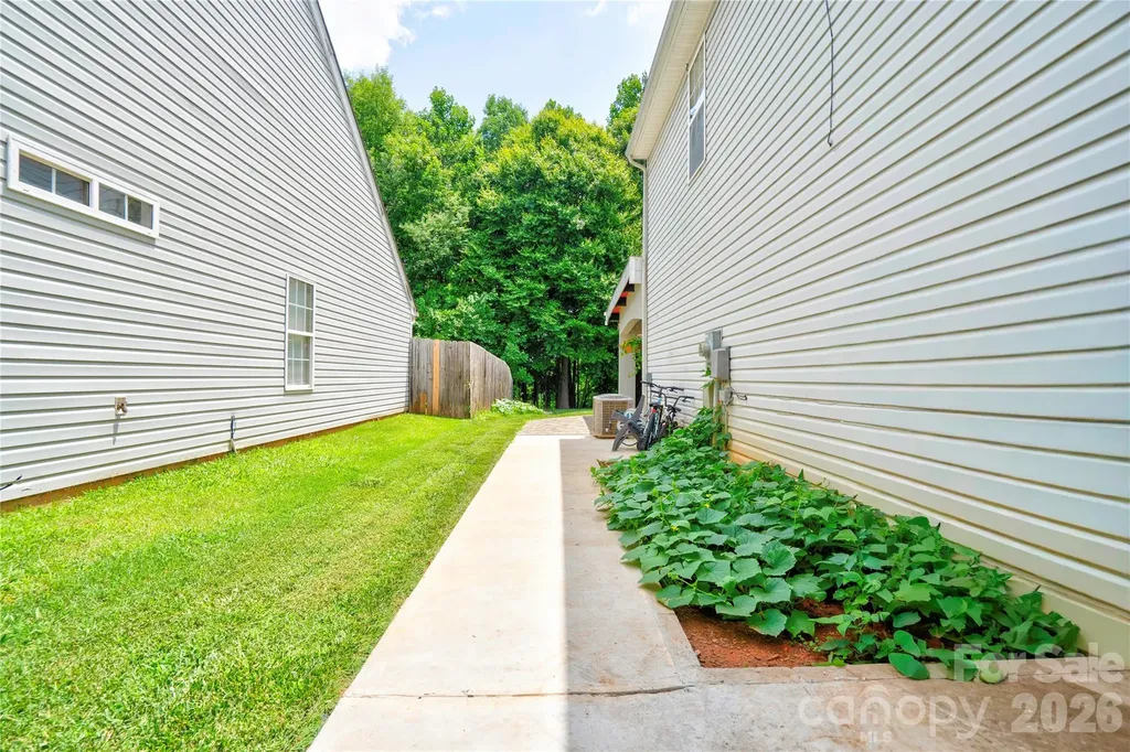 9336 Dewey Drive Charlotte NC 28214