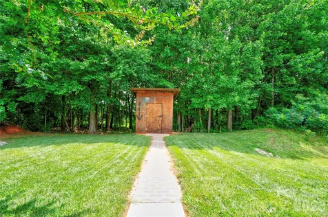 9336 Dewey Drive Charlotte NC 28214