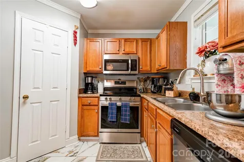 9336 Dewey Drive Charlotte NC 28214