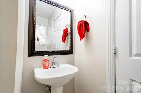 9336 Dewey Drive Charlotte NC 28214