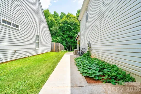 9336 Dewey Drive Charlotte NC 28214