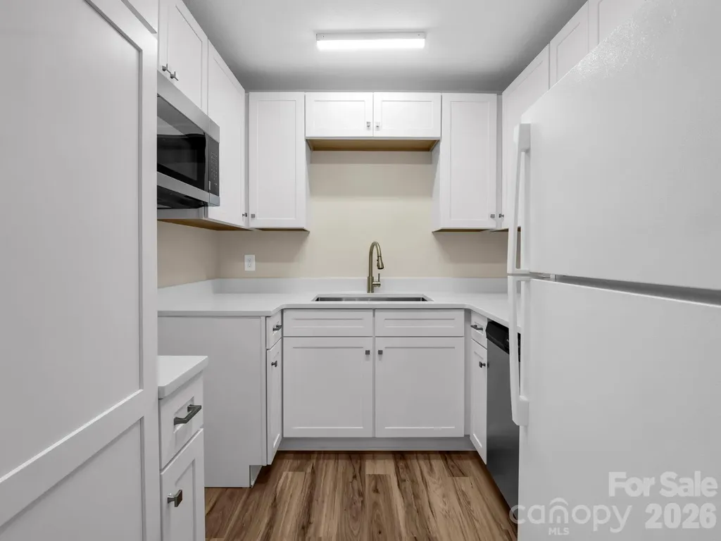 520 Courtwood Lane Hendersonville NC 28739