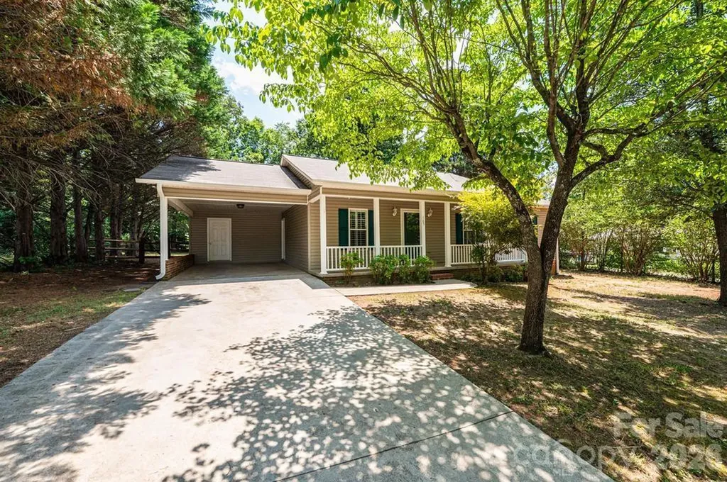 185 Hickman Avenue Hudson NC 28638