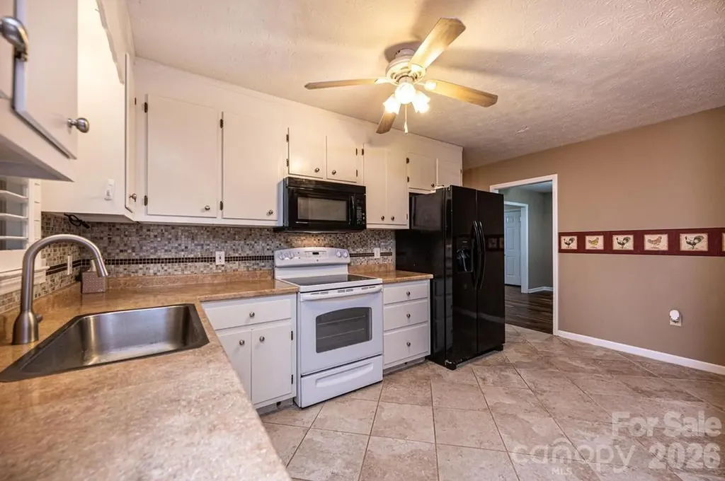 185 Hickman Avenue Hudson NC 28638