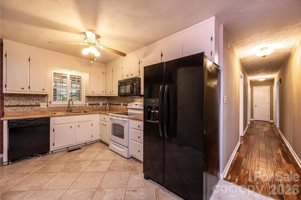 185 Hickman Avenue Hudson NC 28638