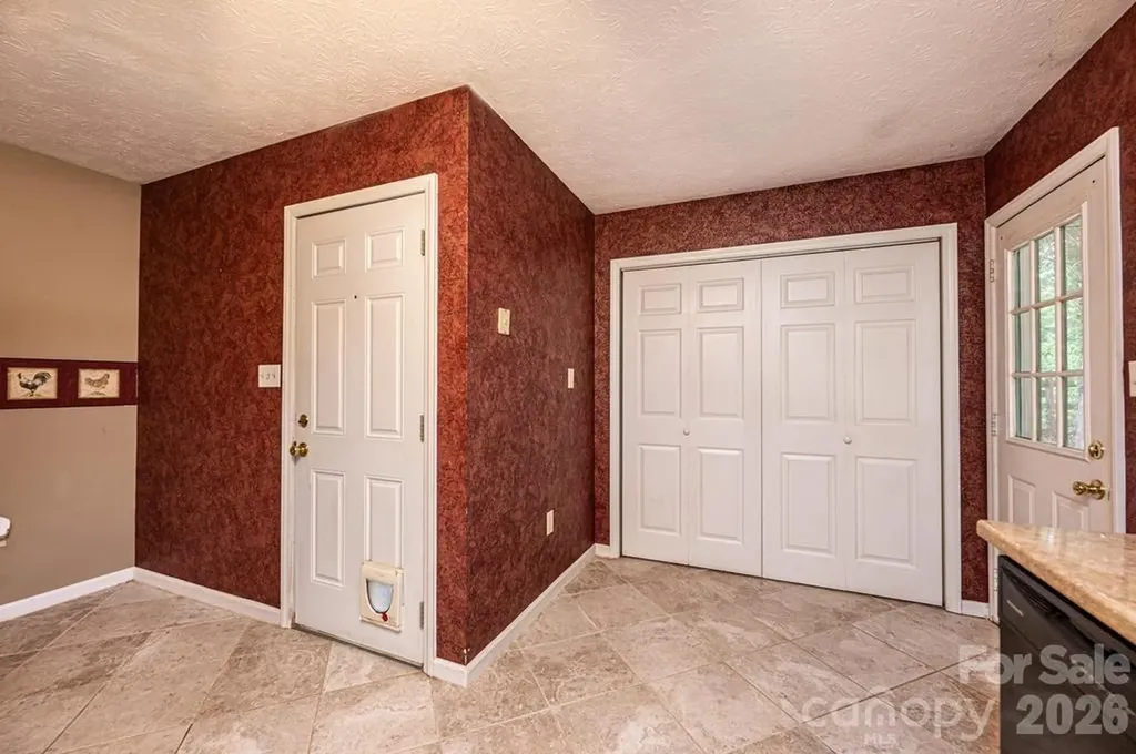 185 Hickman Avenue Hudson NC 28638