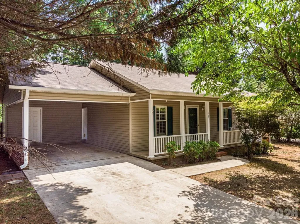 185 Hickman Avenue Hudson NC 28638