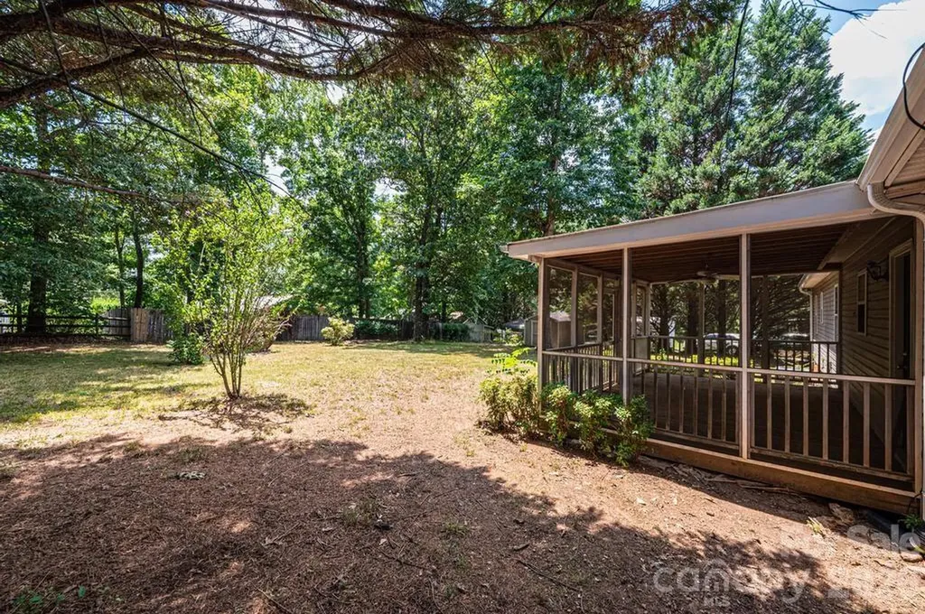 185 Hickman Avenue Hudson NC 28638