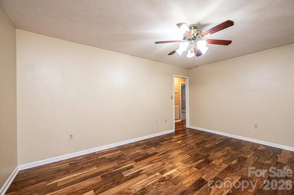 185 Hickman Avenue Hudson NC 28638