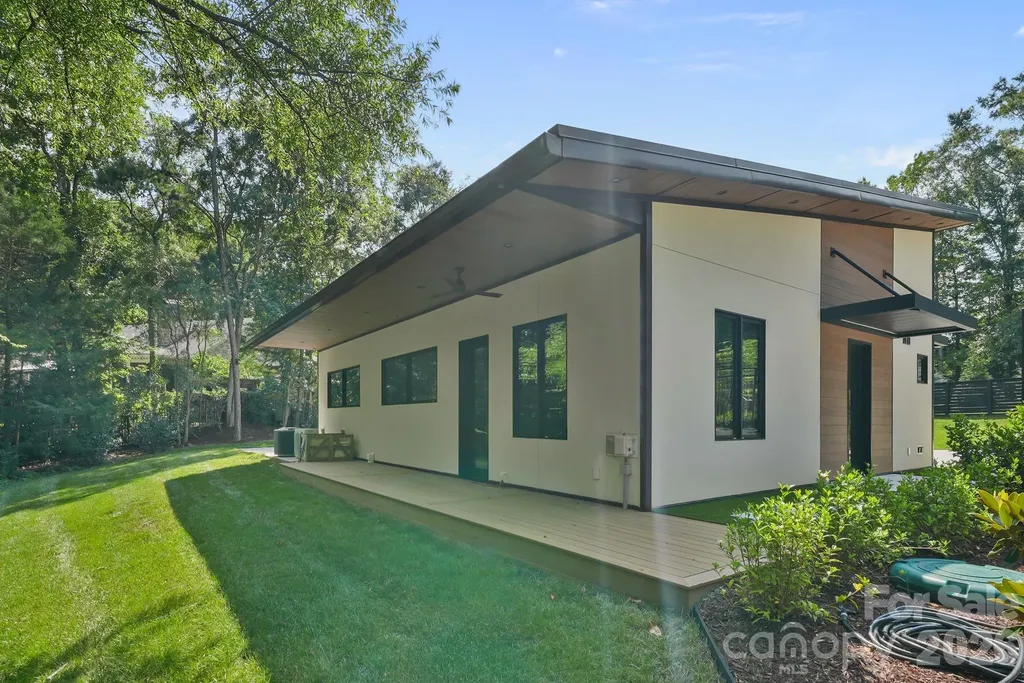 1064 Greylyn Drive Matthews NC 28104