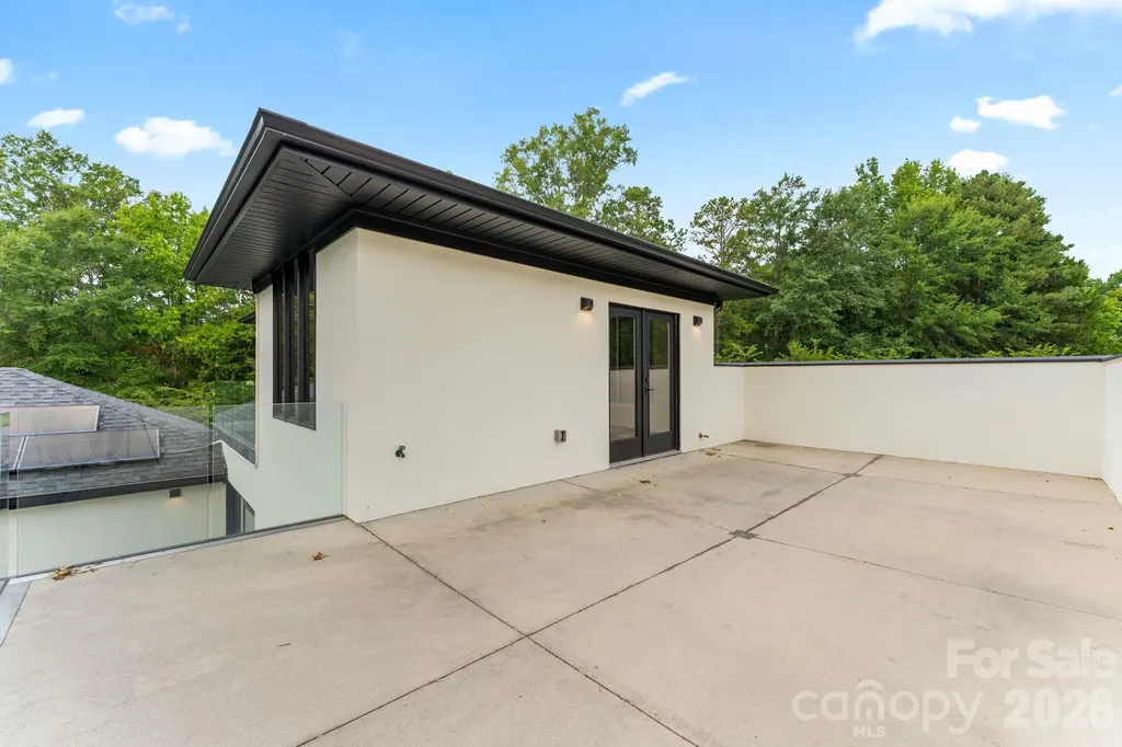 1064 Greylyn Drive Matthews NC 28104