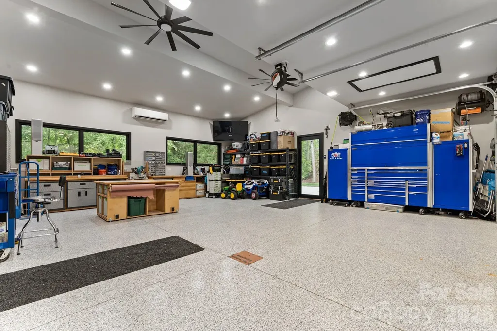 1064 Greylyn Drive Matthews NC 28104