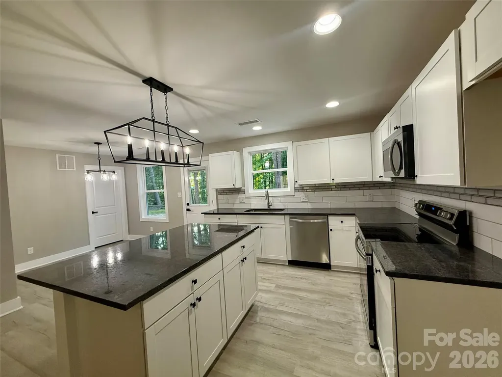 1733 Rollingwood Drive Kannapolis NC 28081