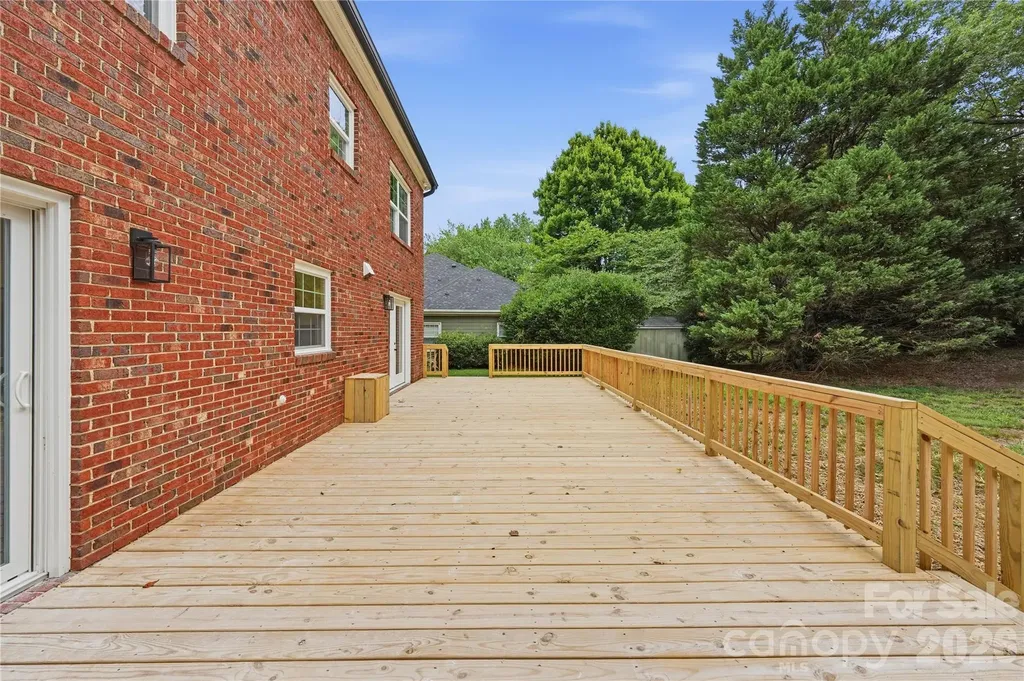 4758 Whetstone Court Charlotte NC 28226