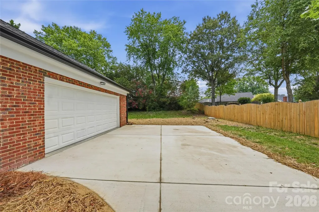 4758 Whetstone Court Charlotte NC 28226