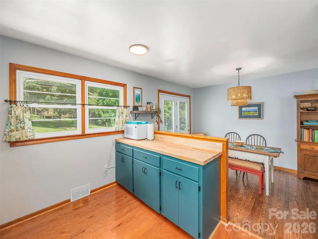 46 Flint Street Waynesville NC 28786