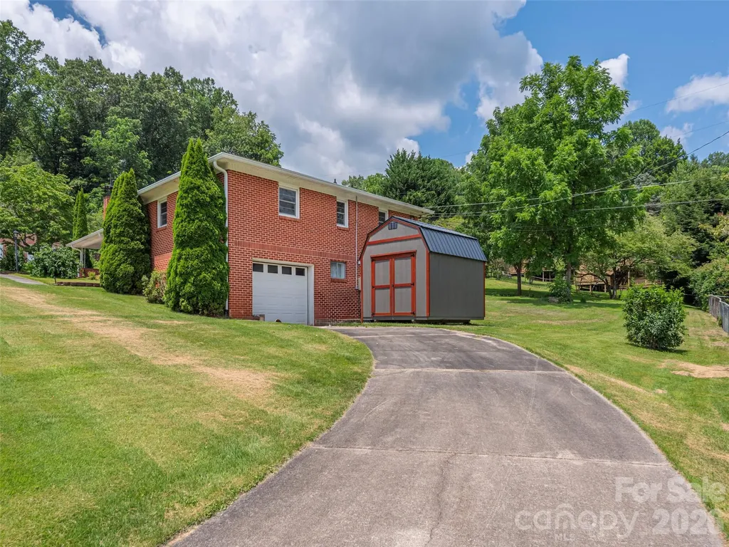 46 Flint Street Waynesville NC 28786
