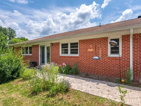 46 Flint Street Waynesville NC 28786